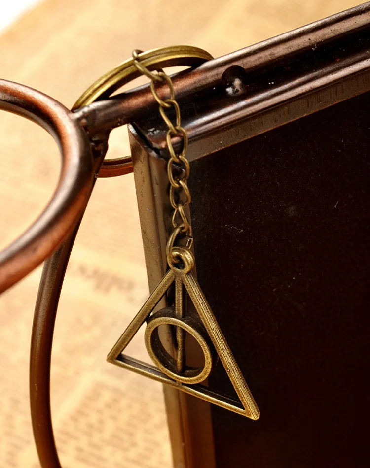 

HP Jewelry Retro Deathy Hallows Keychain Fashion Bag Car Pendant Triangle Keyrings Key Chain