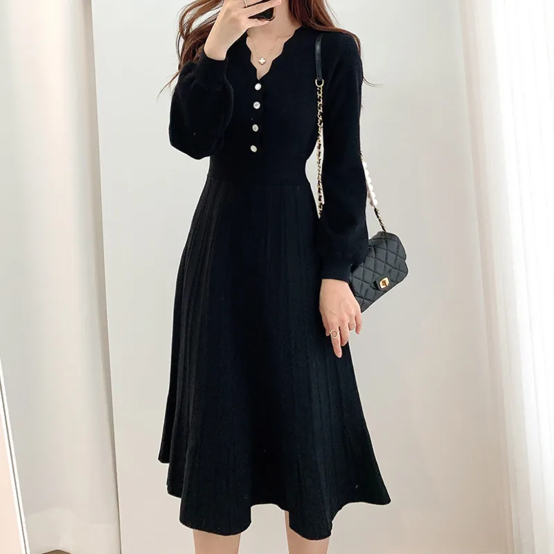 

Woman Pleated Knitted Dresses 2021 Autumn Long Sleeve Slim Casual Sweater Vestidos Mujer Fashion Vintage Elegant Beige Midi Robe