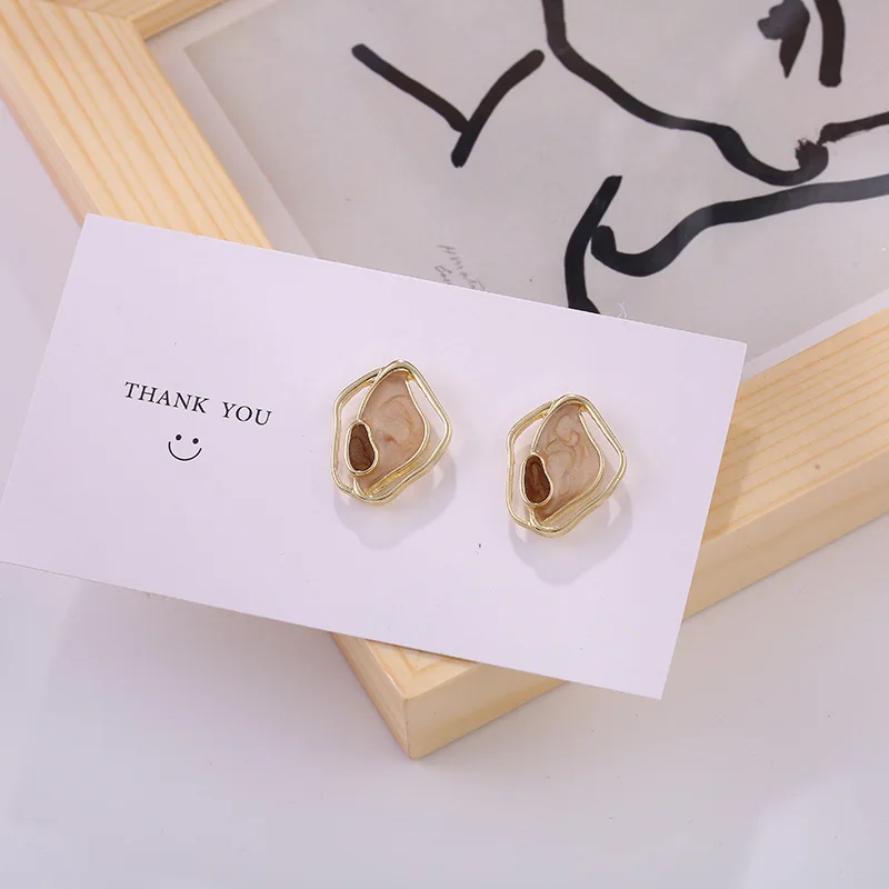 

2020 Fashion Vintage Minimalist Wave Stud Earrings Exquisite Enamel Geometric Zinc Alloy Earrings Jewelry for Girl Office