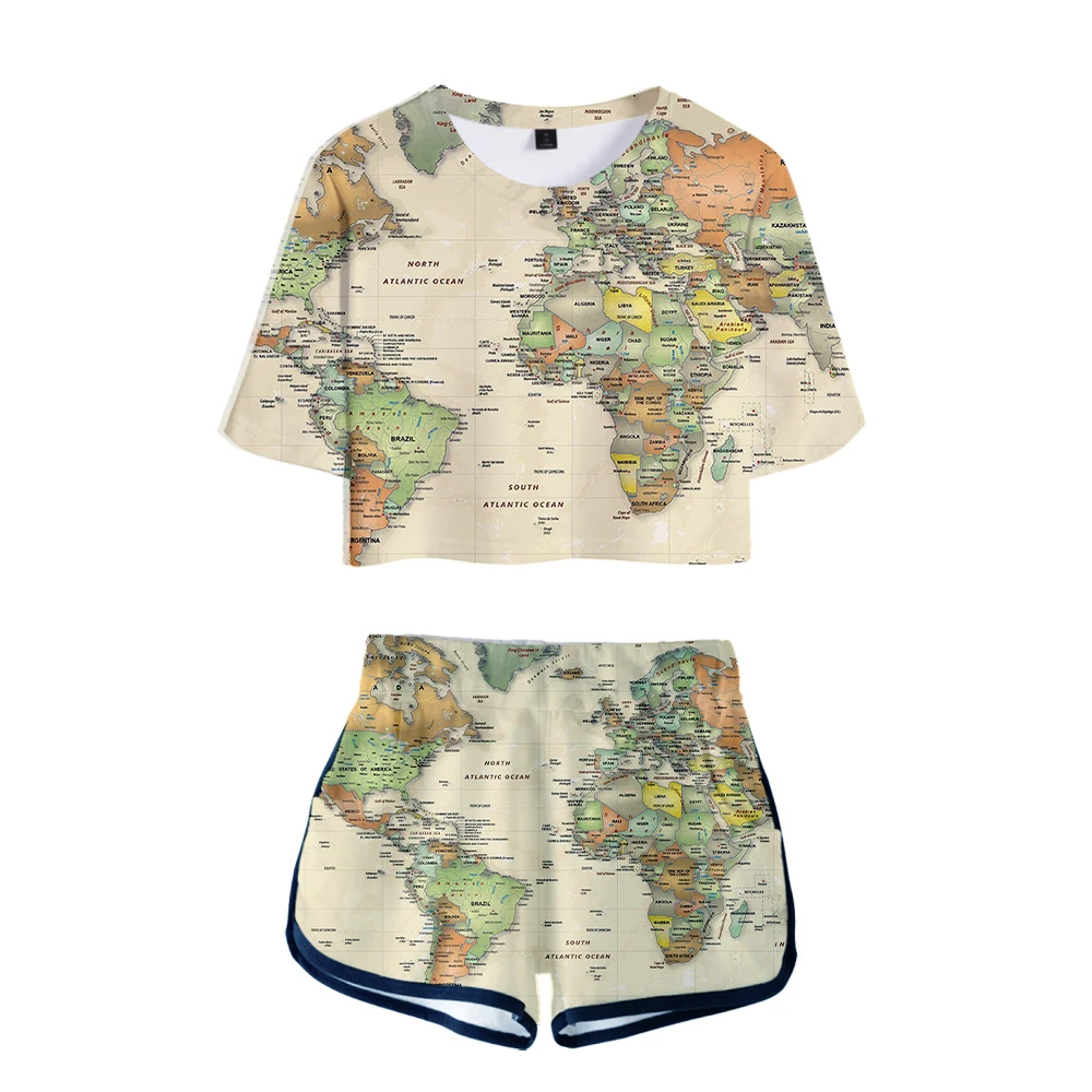 Футболка с открытым животом и принтом карты мира + спортивные шорты женские
