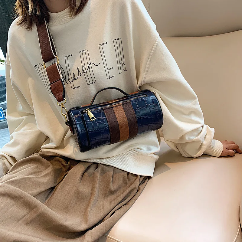 

New 2021 Fashion Women PU Leather Saddle Bag Shoulder Cross Body Bags Handbag Vintage Female Soft Purses Travel Bag for Girls