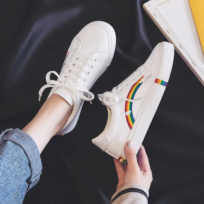 Женская кожаная обувь радужной расцветки коллекция 2019 года сезон осень модная на