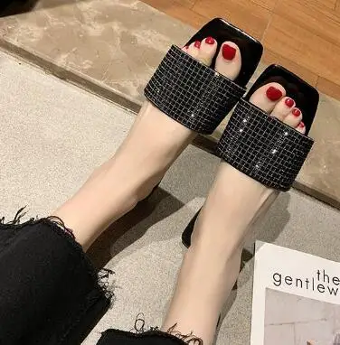 Летние модные новые женские тапочки Модные шлепанцы на плоской подошве Красные