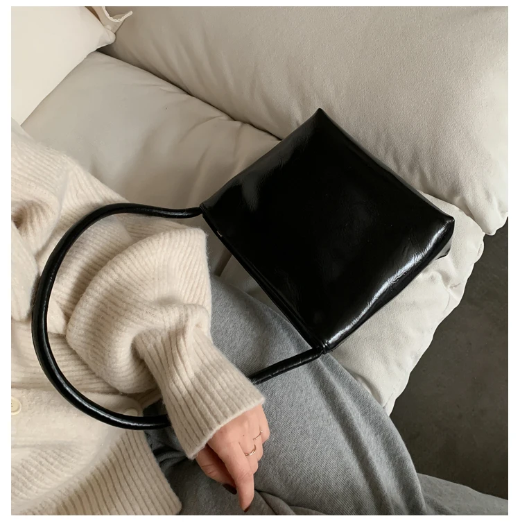 

HOT Shoulder Bag Pu Texture Small Bag Girl Autumn and Winter 2020 New Trend Retro Oil Skin Handbag Single Shoulder Woman Bag