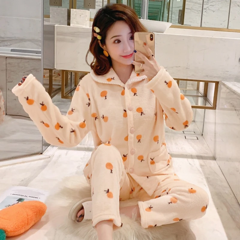 Пижама женская зимняя фланелевая с длинным рукавом и принтом батальных