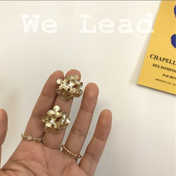 

2020 New Korean Vintage Earrings For Women Flower Geometric Earrings Pearl With Pearl Hanging Dangle Earrings Fashion Jewelry