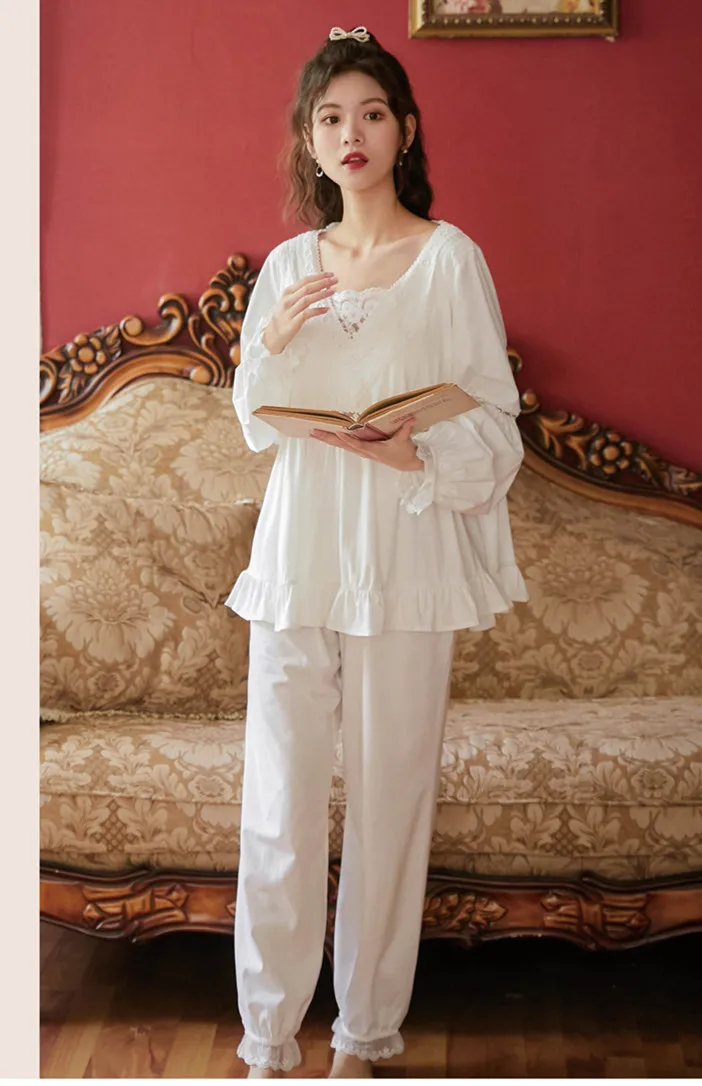 

Women Cotton Pajamas Set White Royal Princess Long Sleeve V-Neck Tops Long Pants Two Pieces Pajamas Sleepwear Home Suits