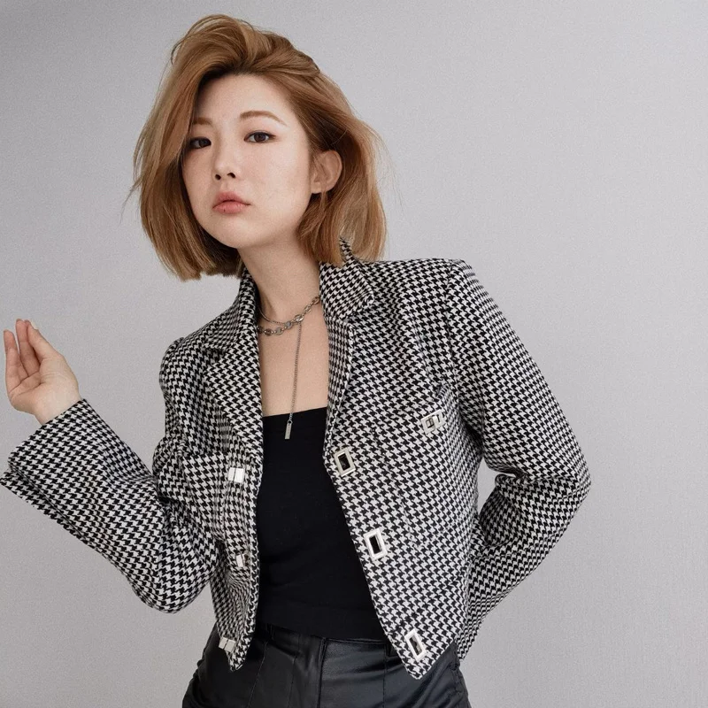 

WOMENGAGA Women Crop Suit Blazer In Houndstooth S75K