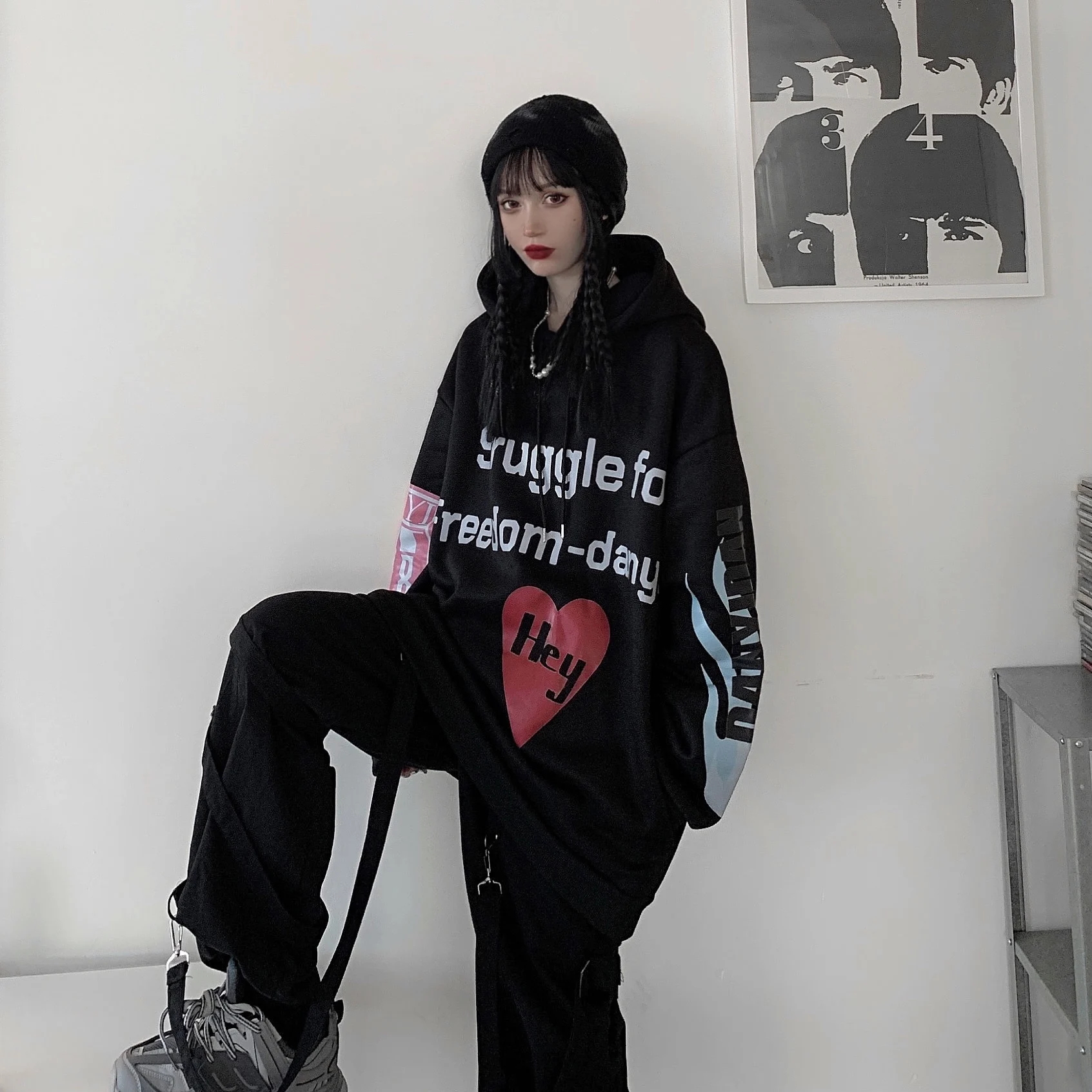 

Letter Graffiti Street Style Hoodie Unisex Winter Plush Fashion Hooded Long-Sleeved Harajuku Sweatshirt Hip Hop Women'S Top