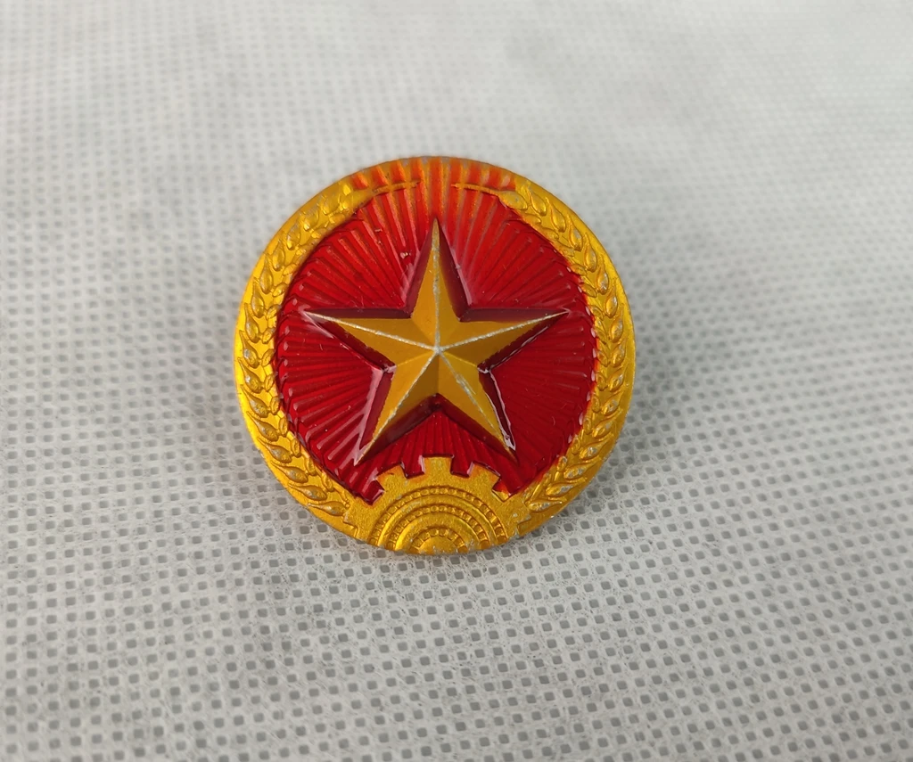 VIETNAM WAR ARMY CAP HAT NVA VIETCONG VC PITH HELMET BADGE INSIGNIA |