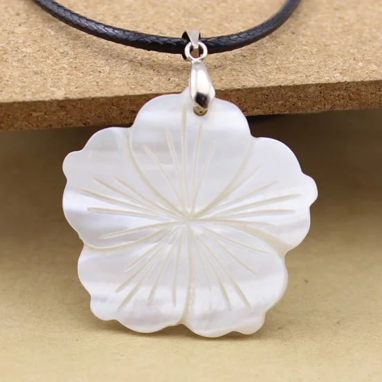 

1pc White Flower Shell Pendant 38x48mm Mother of Pearl Round Natural Stone Shell Charms for DIY Necklace Jewelry Making Findings