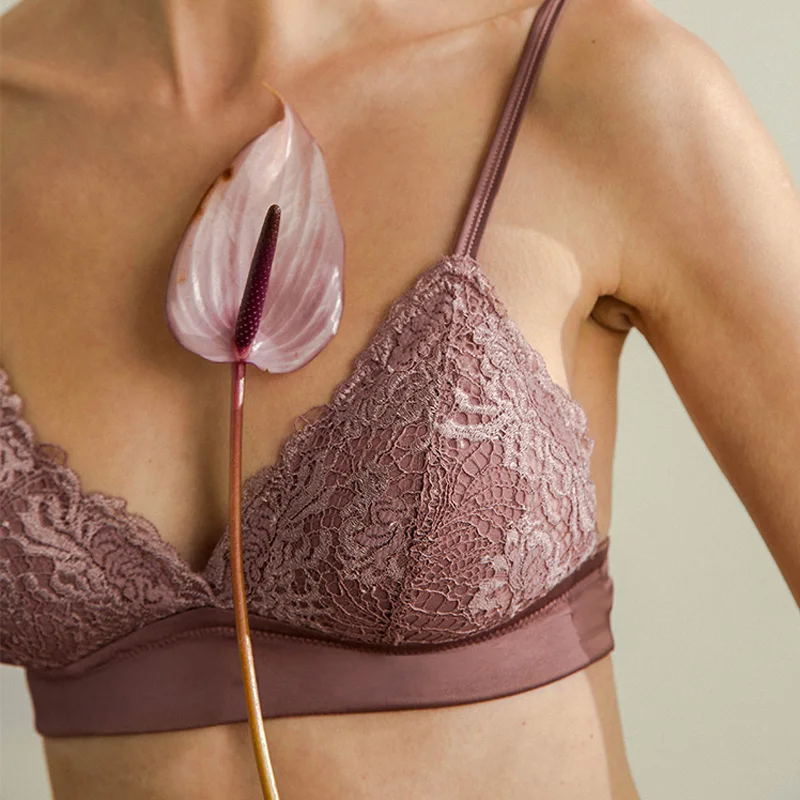 Комплект нижнего белья с бюстгальтером соблазнительные тонкие кружевные