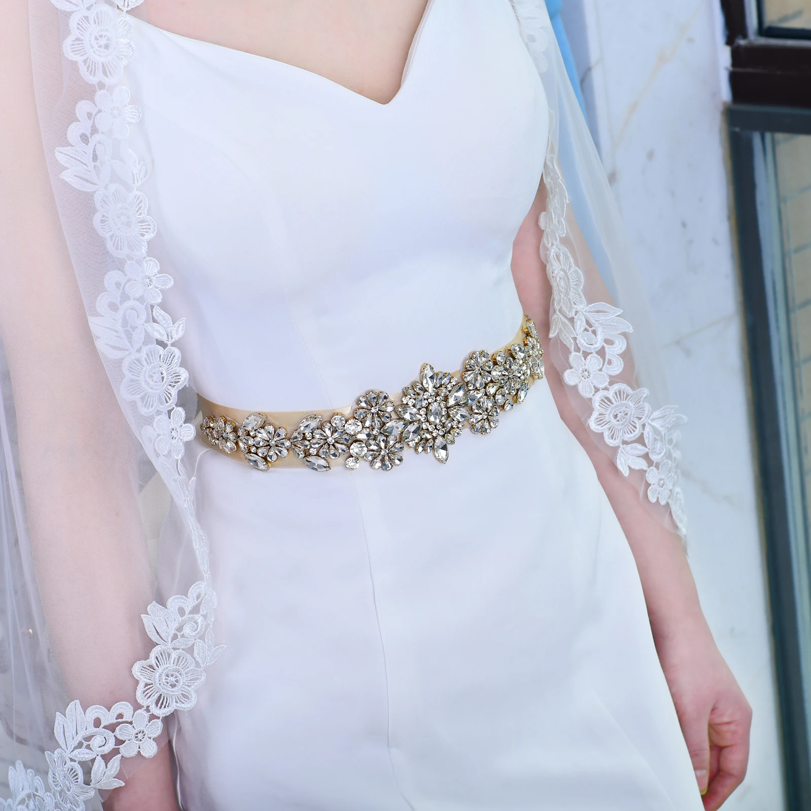 

TRiXY S325-G Sparkle Gold Wedding Belts for Women Dress Rhinestone Belt Bridal Gold Bridesmaid Belt Sashes Fany Belts for Brides