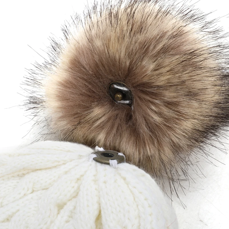 Новинка 2019 детская зимняя шапка из искусственного меха бини с помпонами и ушками