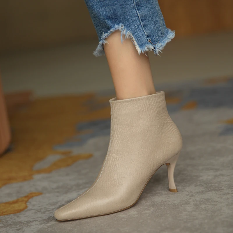 

Специальные горячие продажи 2021 зимние женские новые кожаные модные длинные модные сапоги с круглым носком на высоком каблуке популярные ул...