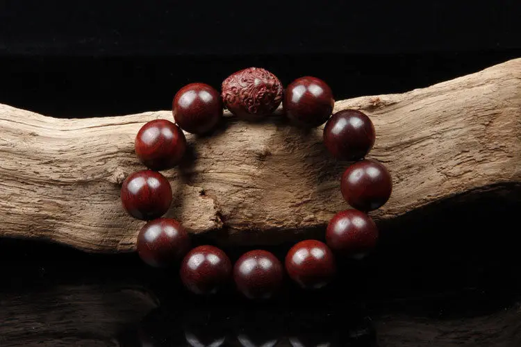 20 мм Lobular красная вырезка из сандалового дерева PiXiu бусы Тибет браслет