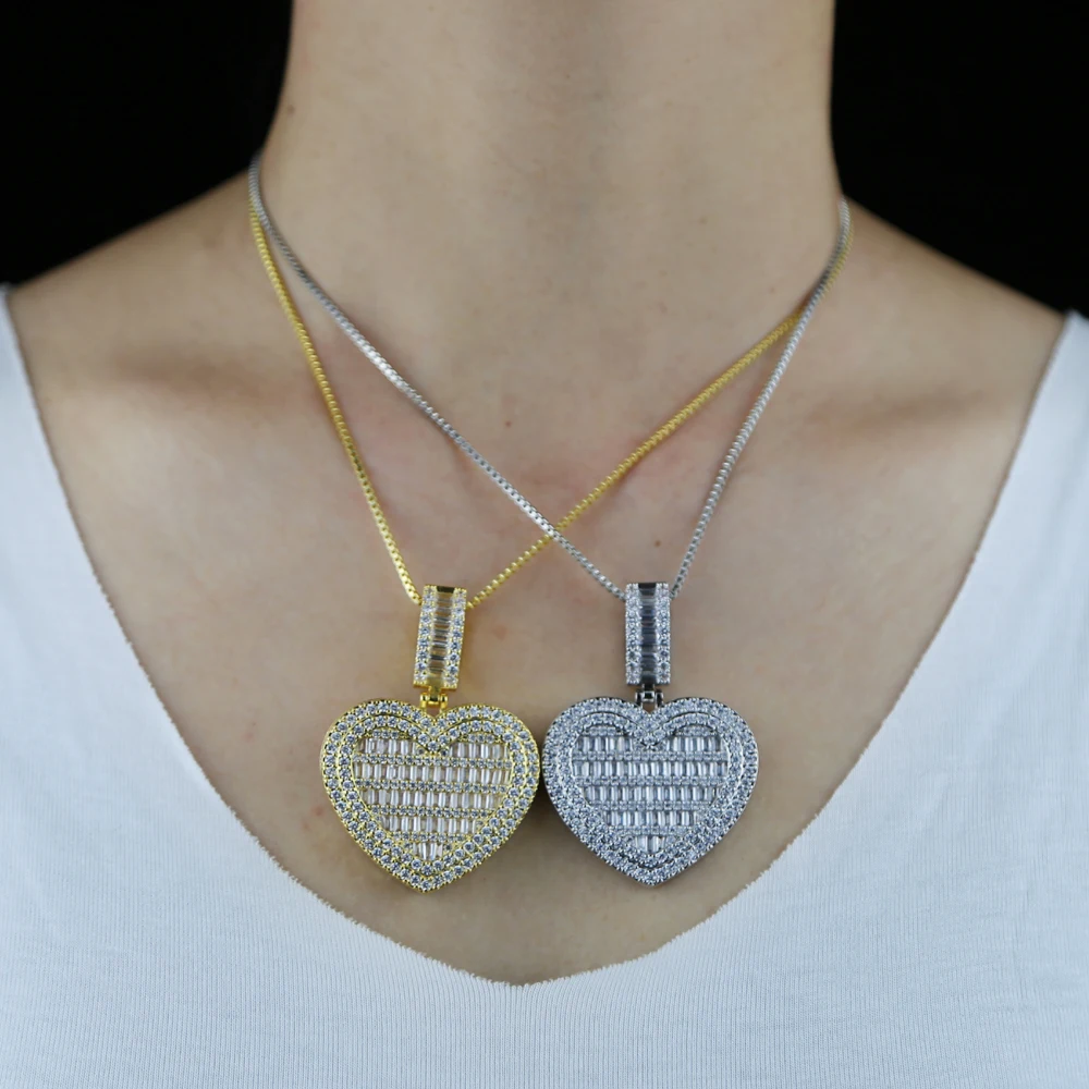 Ожерелье с подвеской в виде большого сердца фианитами