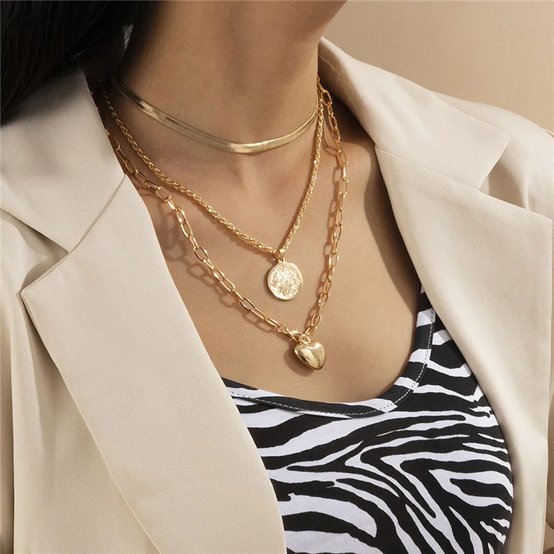 

RetroTemperament Portrait Round brand Necklace Female Simple Peach Heart Metal Chain necklace Set