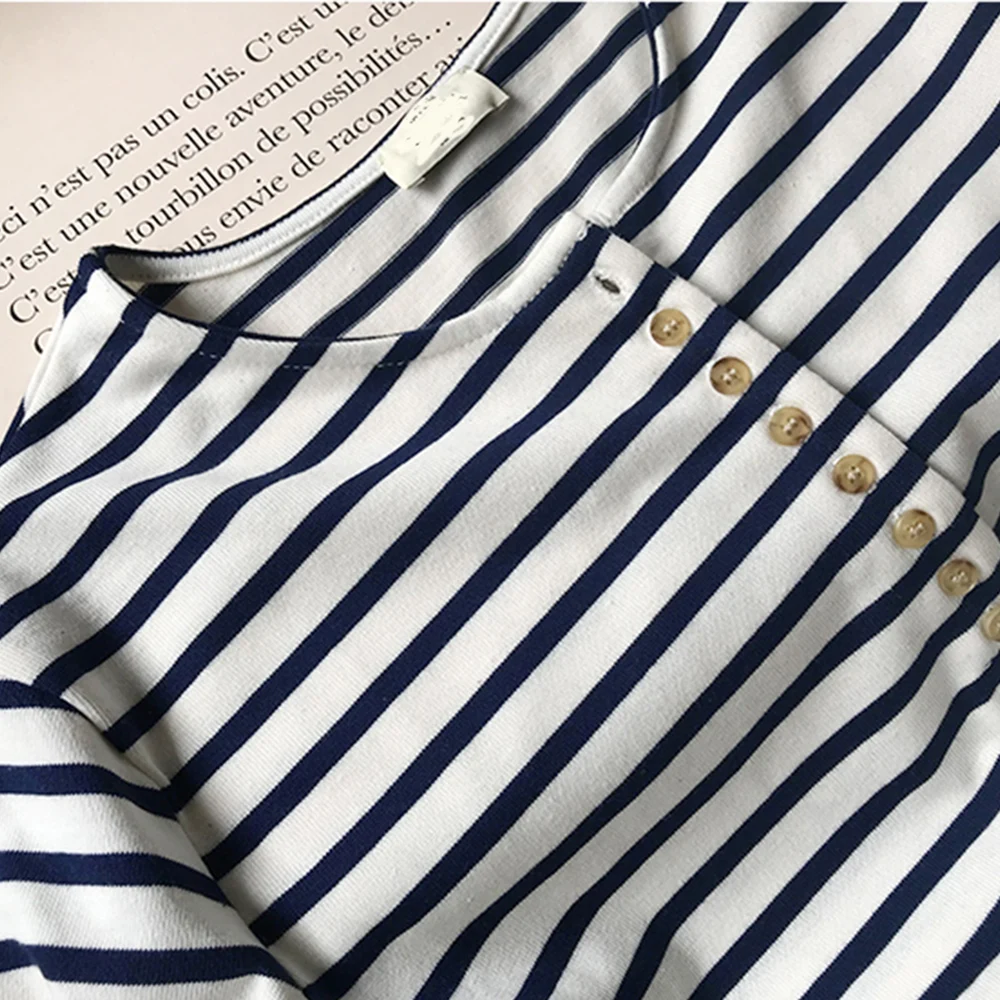 

Marine Striped T-Shirt Women 2021 Long Sleeve Round Neck Button Close Casual Tee Shirt Tshirt Femme Vintage Tops Elegant Shirts