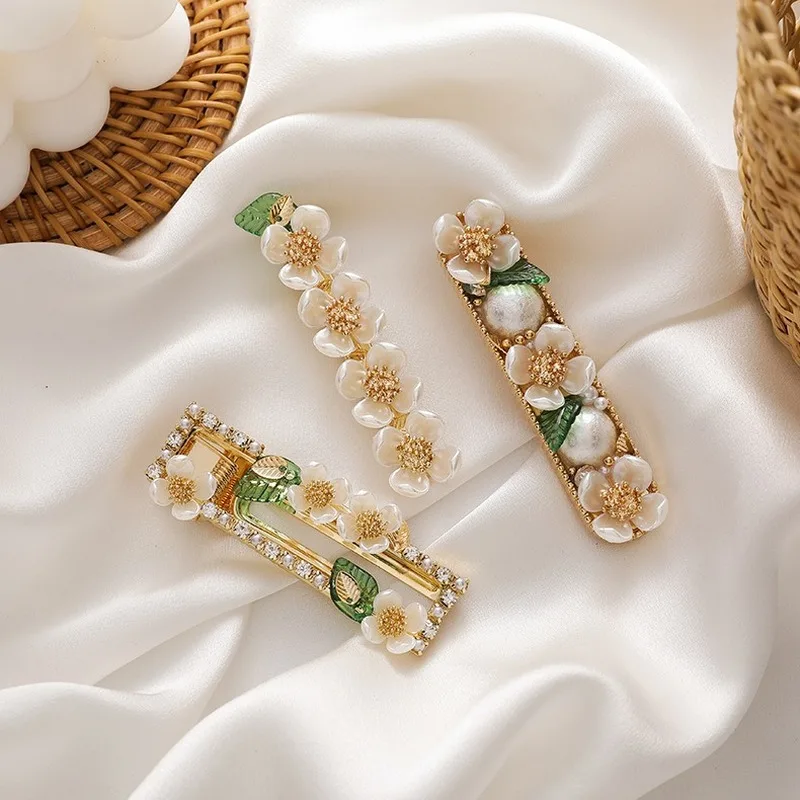 

Pear Flower Series Hair Clip Sweet And Cute Shell Flower Side Clip 2020 Trendy Green Leaf Spring Clip Duckbill Clip Hairpin