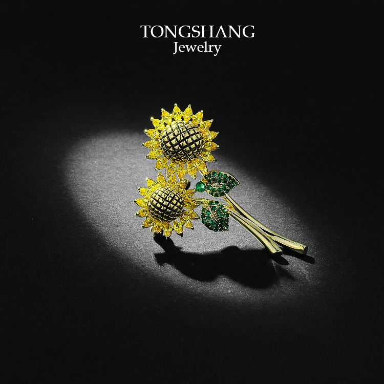 Christmas gift Korean crystal sunflower brooch xiangyanghua corsage ladies simple coat suit decorative pin | Украшения и