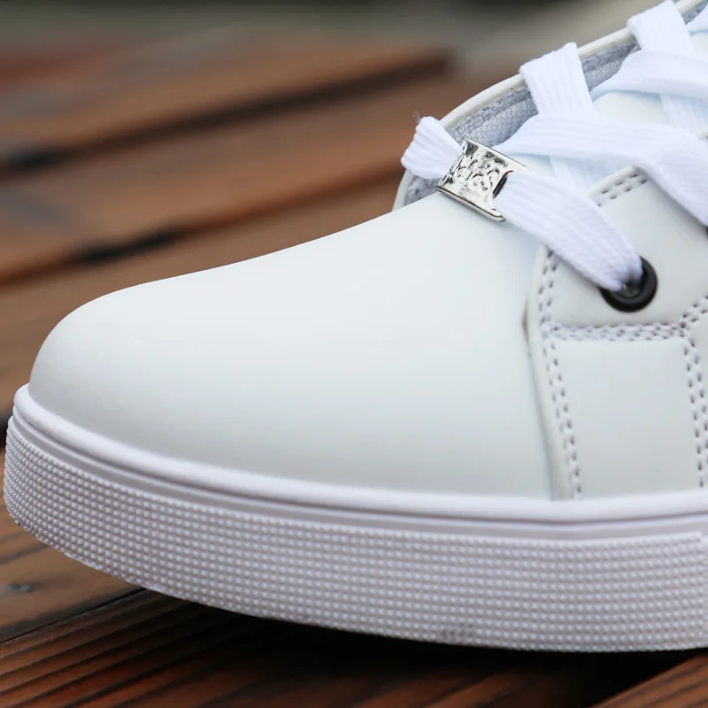 

Men Skateboarding Shoes Breathable White Shoes Leisure Flats Shoes High Top Casual Sneakers Male Street Shoes Chaussure Homme