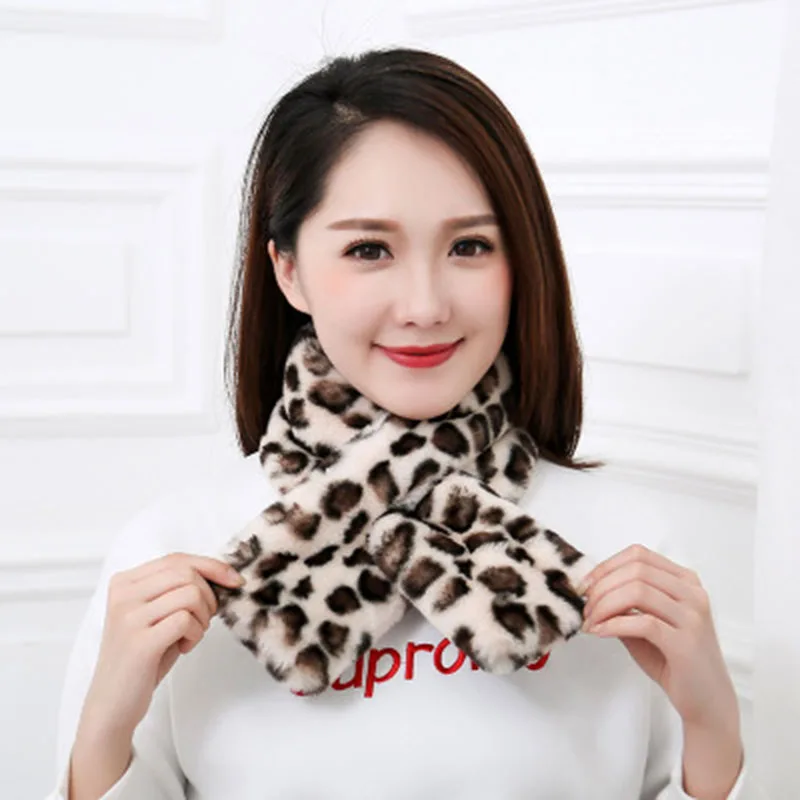 White Scarf Женские милые варежки с леопардовым рисунком, с полупальчиковой крышкой, зимние женские плюшевые теплые перчатки без пальцев с сенсорным экраном, E20 - Цвет: White Scarf