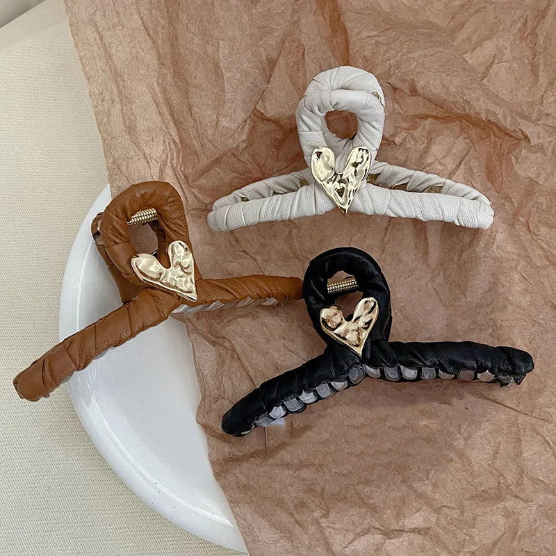 

Ruoshui Woman Heart PU Leather Hair Claws Clips Women's Hair Accessories Barrettes Hairgrip Women Solid Hairpins Hair Clips