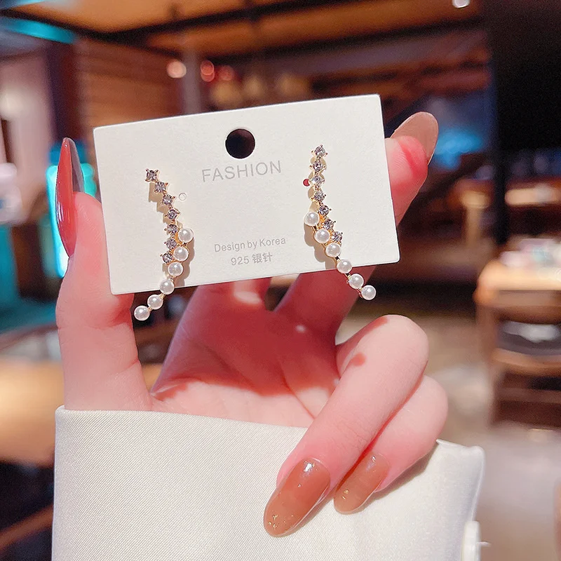

Style Design Word Pearl Inlaid Diamond Ear Stud 2021 Punk Favourite Earrings for Girls Luxurious Bridal