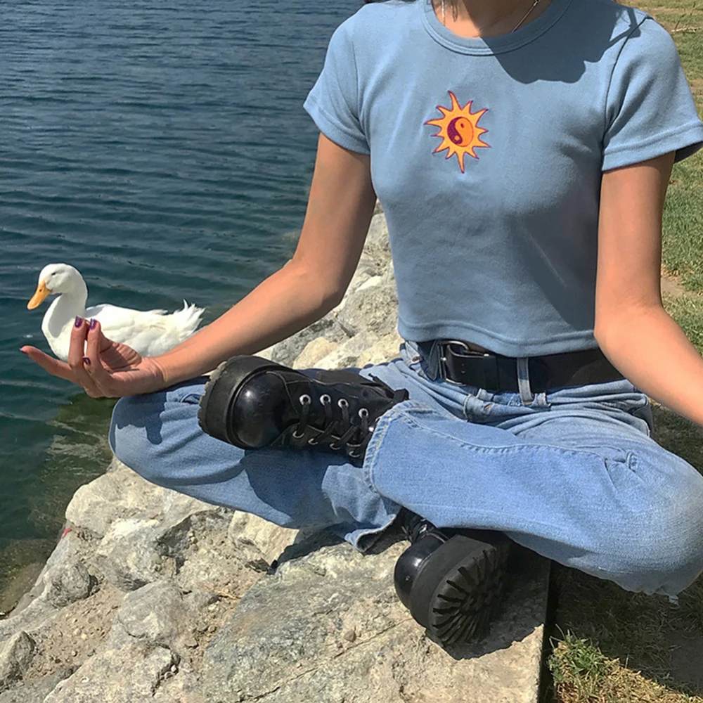 Женская футболка с коротким рукавом и вышивкой от солнца синяя/зеленая|Футболки|