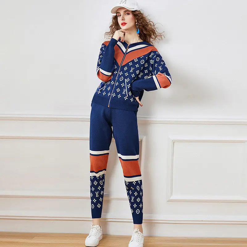 

2021new Autumn and Winter New Loose Western Style Hooded Sweater Coat Top Knitted Trousers Two-Piece Suit Women's Fashion