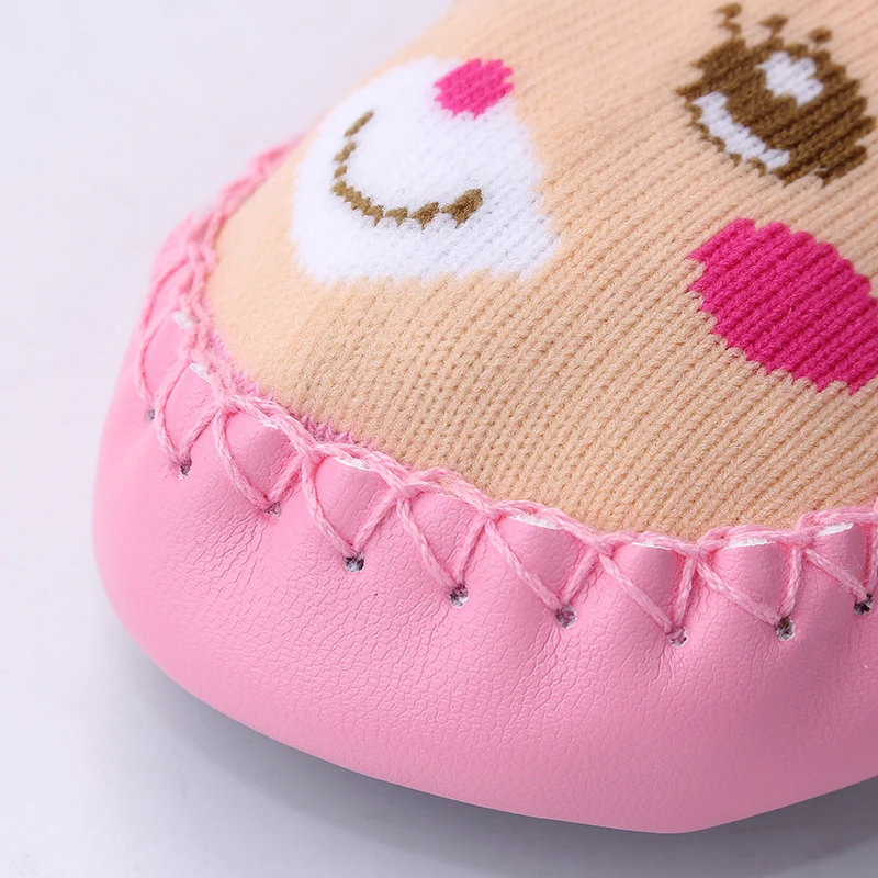 Пара синих подошвы желтовато-коричневый серый и желтый Жираф дизайн