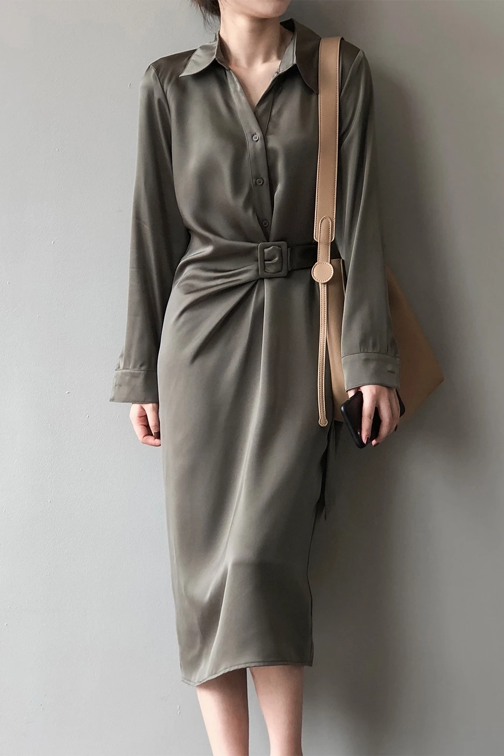 

Satin Long Sleeve Shirt Dress Women 2021 Spring New Korean Style Belt Design Sliming Loose Temperament Office Maxi Dress Female