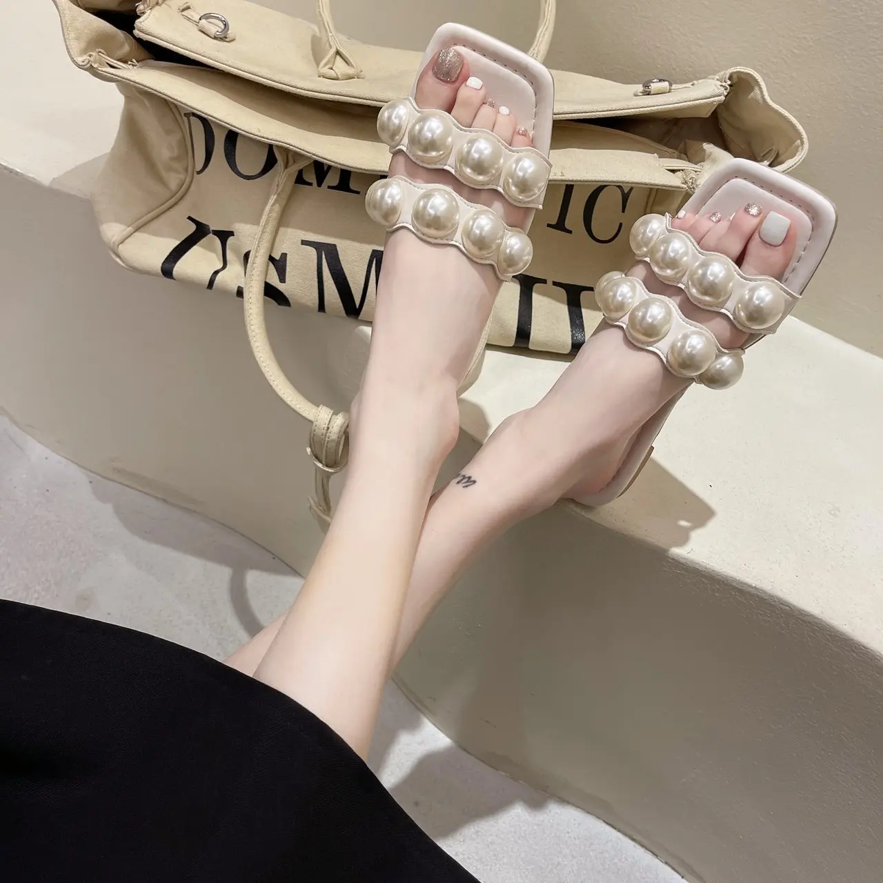 

Shoes String Bead Woman's Slippers Low Square Toe Slides Rubber Flip Flops 2021 Flat Summer Hawaiian Basic Rome Fabric PU