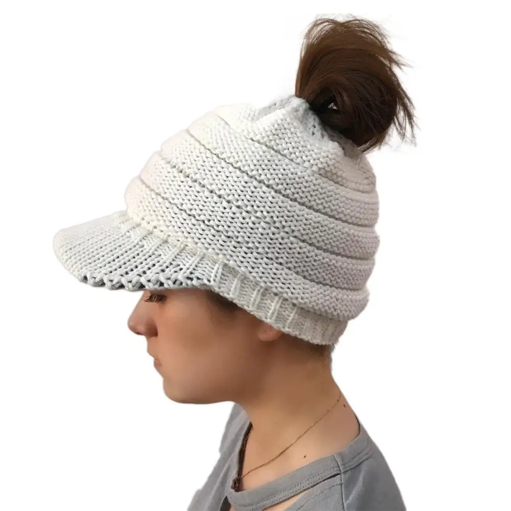 Новая весенняя женская шапка в рубчик мягкая вязаная с хвостиком зимняя теплая