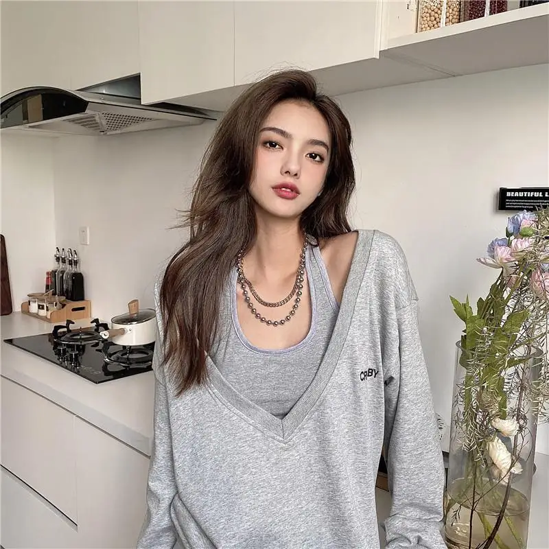 

Two piece autumn V-neck off shoulder long sleeve top