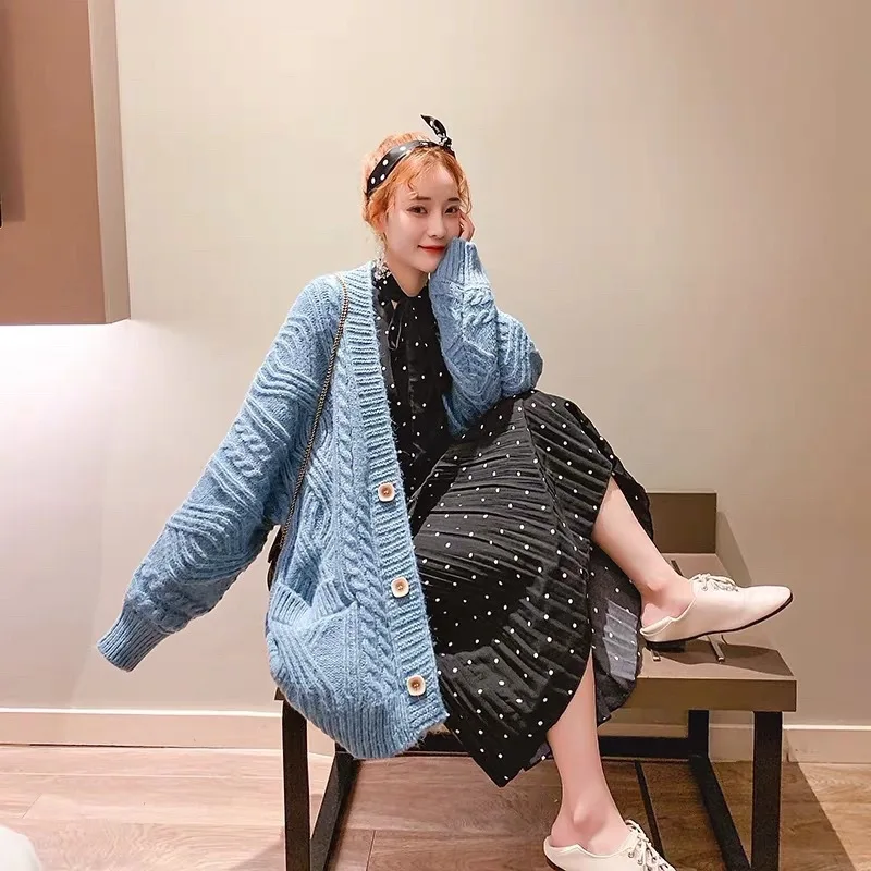 

New air net red sweater knitted cardigan for women in autumn / winter 2019