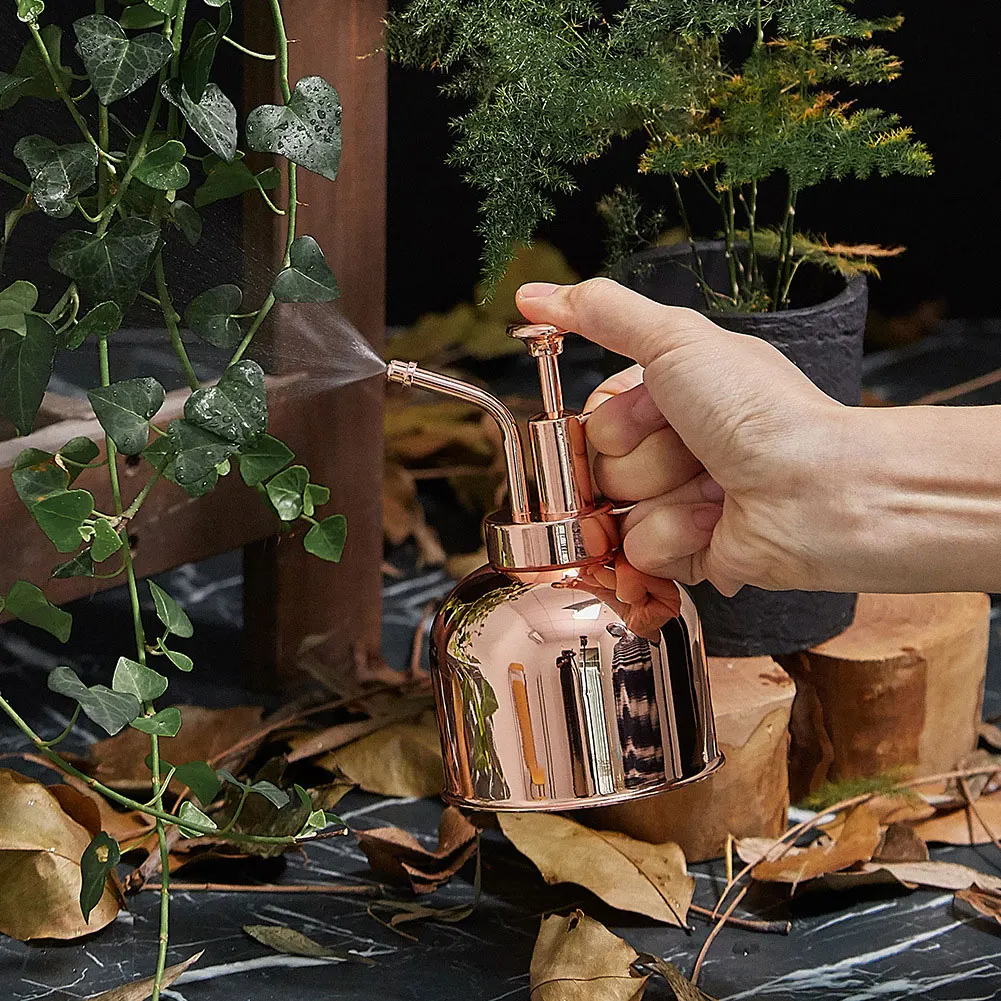 

300ml Mini Old-fashioned Watering Can,Copper Watering Can Watering Spray Bottle Is Durable Suitable For Garden Gardening Tool
