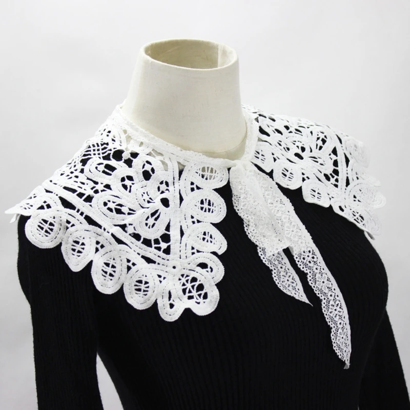 

Scalloped Floral Lace Fake Collar Necklace Hollow Out Decorative Shawl Capelet XX9D