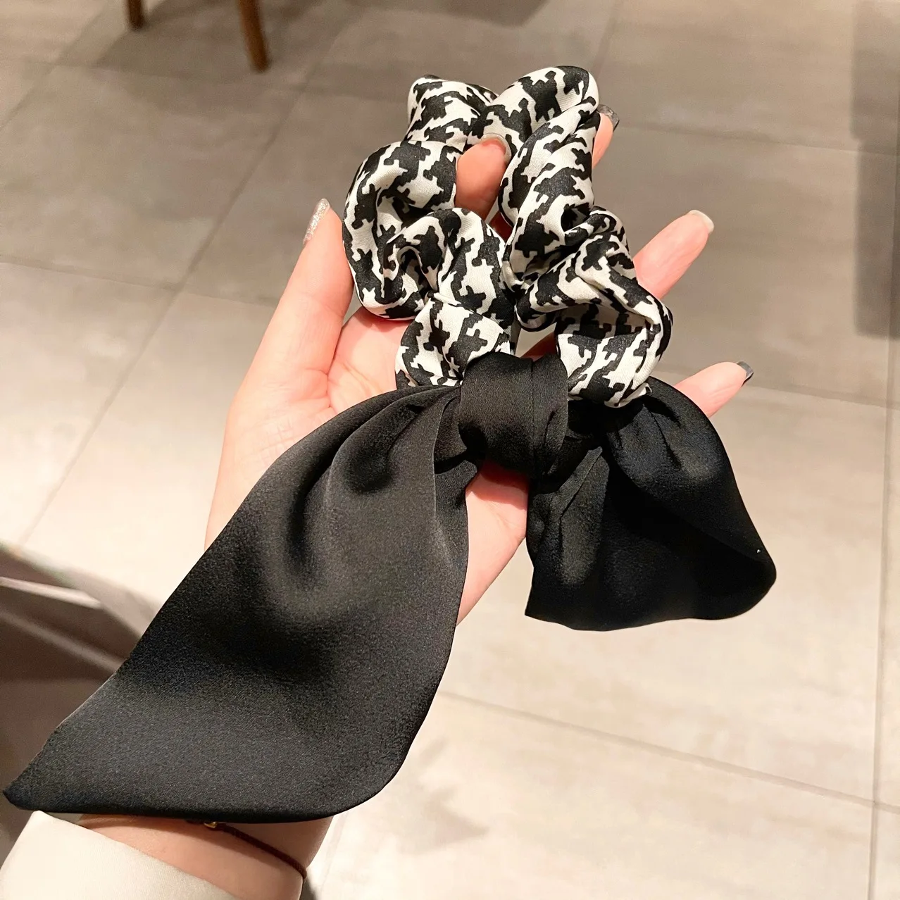 

Women Fashion Houndstooth Satin Bow Hair Ties Lady Elegant Headdress Girl Ball Head Rope