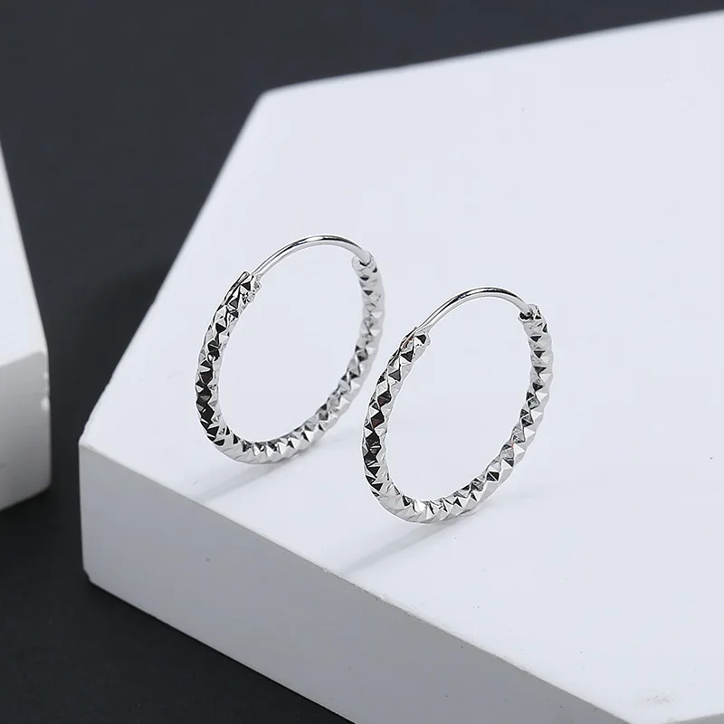 

Женские серьги-гвоздики из серебра 925 пробы