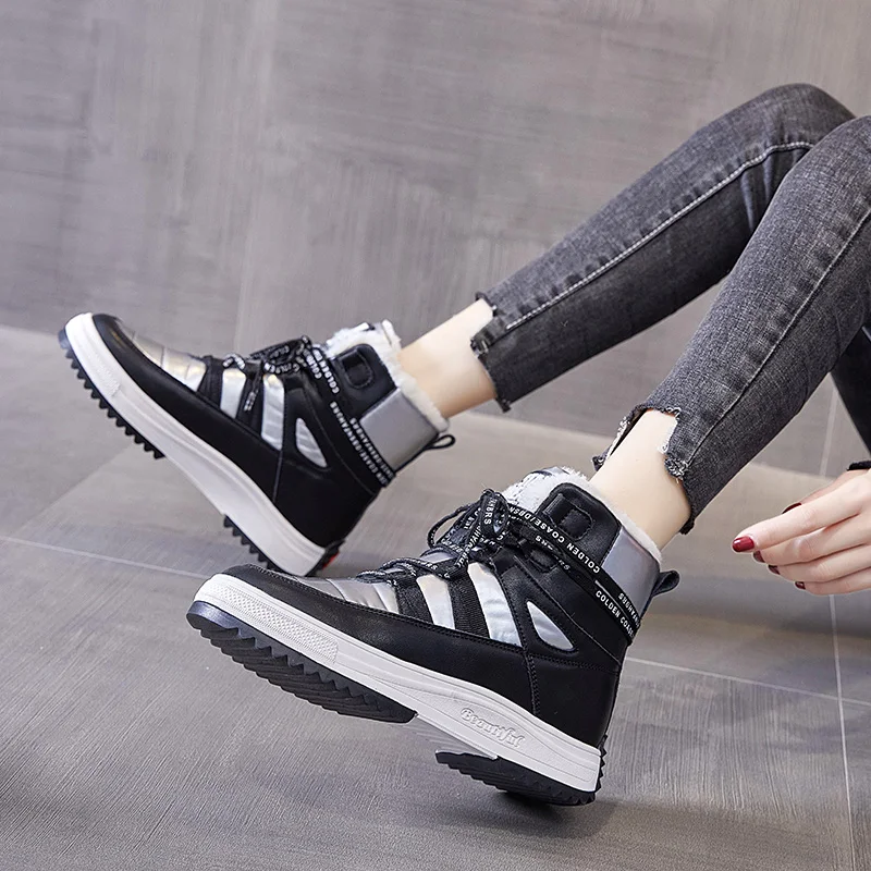 

New women's plush leather snow boots, outdoor non-slip Martin boots, high-top wear-resistant hiking boots, warm and waterproof