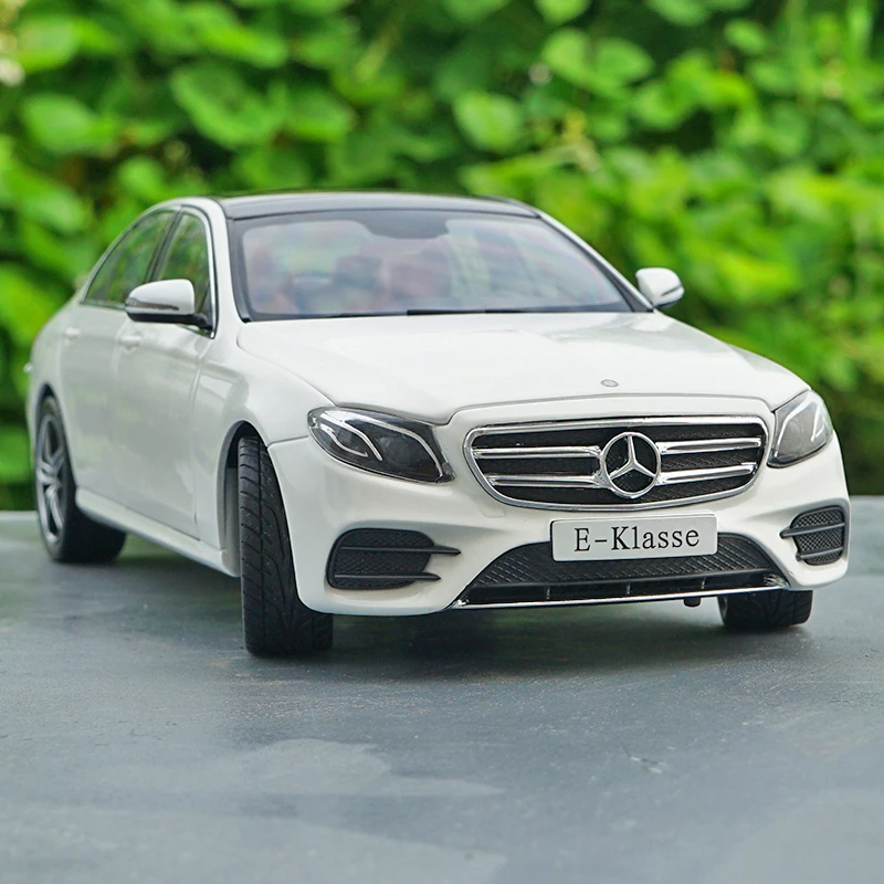 Оригинальная фабричная Изысканная литая модель автомобиля 1:18 E klase E300 S213 для