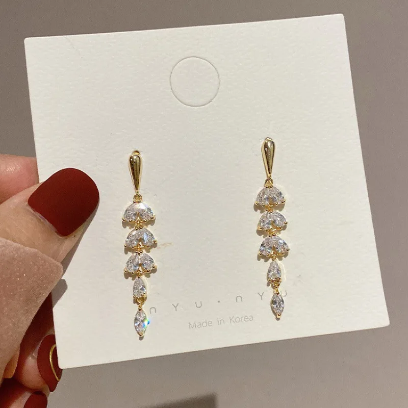 

2020 New Fahion Women's Earrings Delicate Simple Zircon Drop Earrings for Women Bijoux Korean Party Girl Jewelry Gifts Wholesale