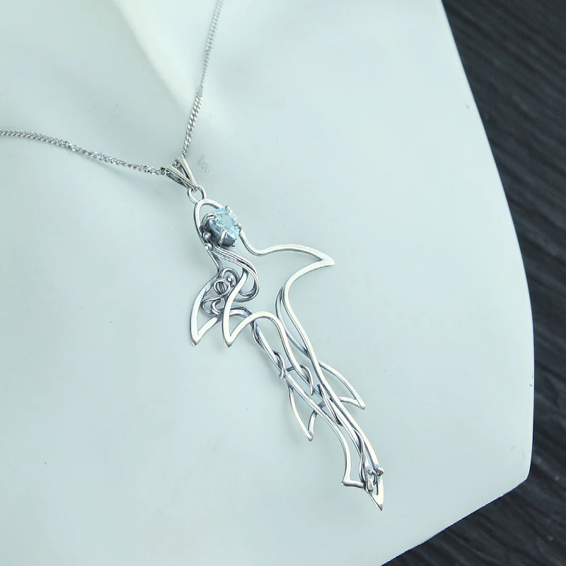 Модное ожерелье с голубым топазом для девушек |