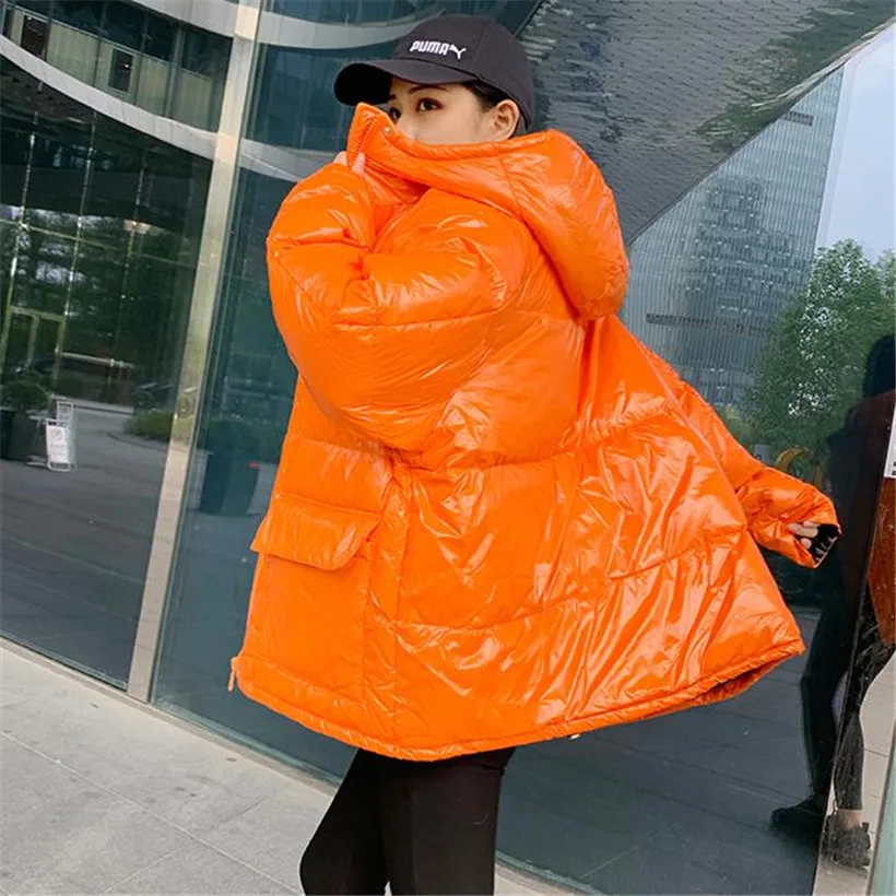 

2020 Winter New Bright Face Short Down Coat Women Color Patchwork Zipper Loose White Duck Down Hooded Bread Jacket