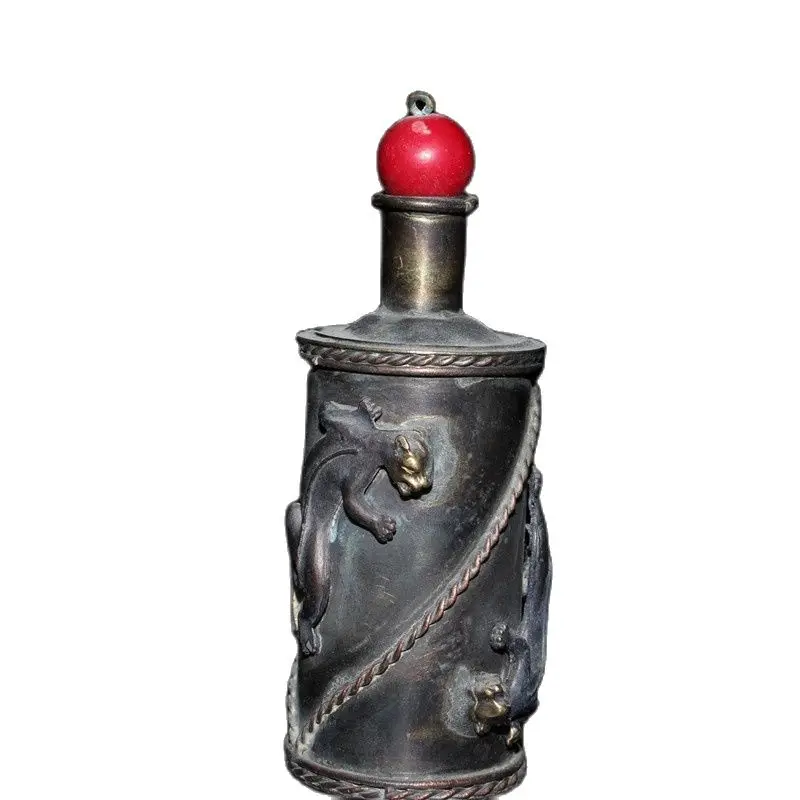 

China Old Beijing Old Goods Pure Copper Gecko Snuff Bottle