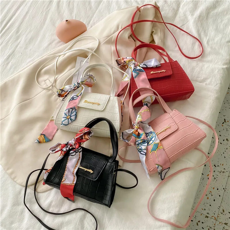 

Bag female 2021 New Street trend fashion silk scarf portable bag leisure Messenger Bag Handmade Bag