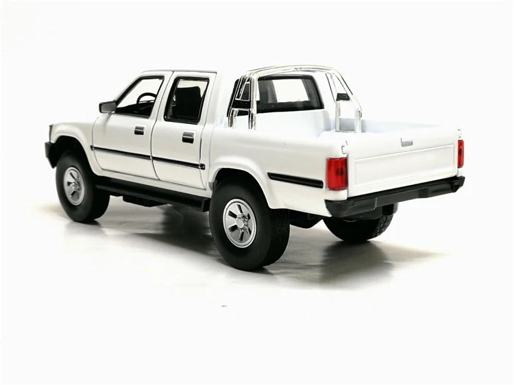 Новинка 1/32 Toyota Hilux пикап с анти-танковым пистолетом литая металлическая Модель автомобиля игрушки звуковое освещение для детей подарки с коробкой