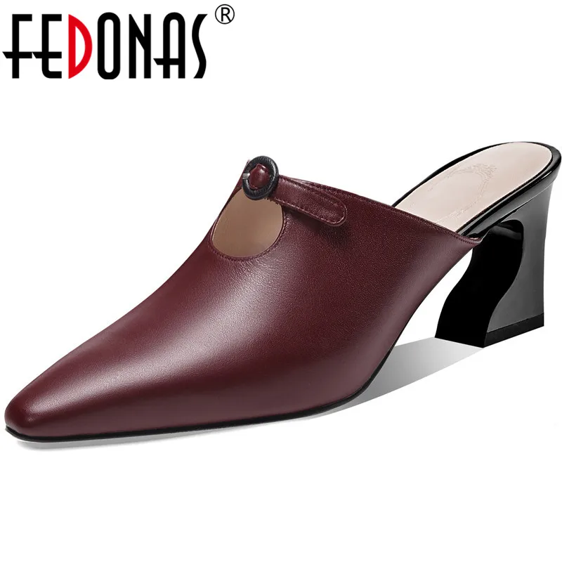 Женские туфли лодочки из натуральной кожи FEDONAS на толстом каблуке с пряжкой